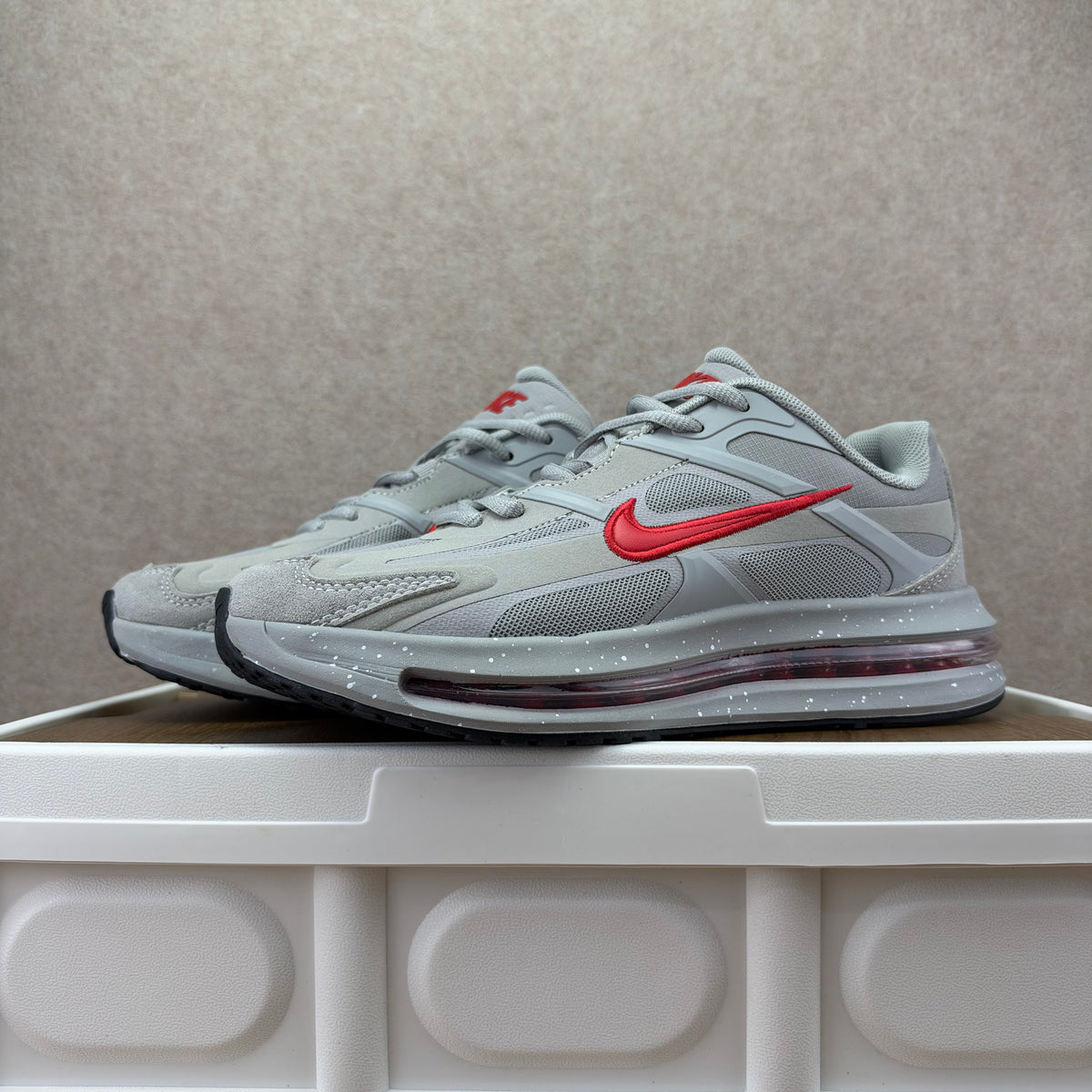 Nike Air Max Metro Sneakers