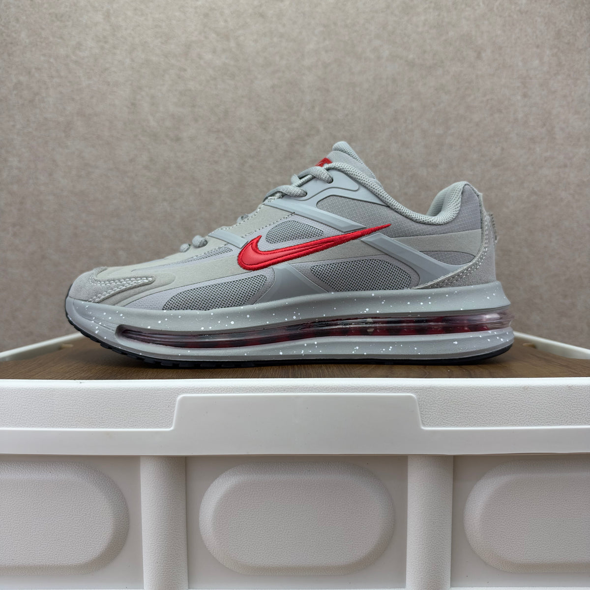 Nike Air Max Metro Sneakers